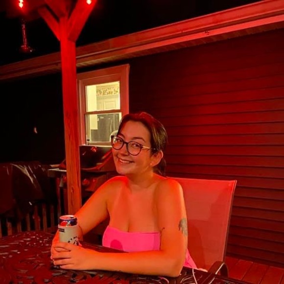 Meet your Posher, Julia - Picture 1 of 1